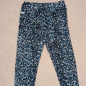 Athletic Women workout capris